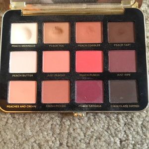 TOO FACED JUST PEACHY MATTES PALETTE💖